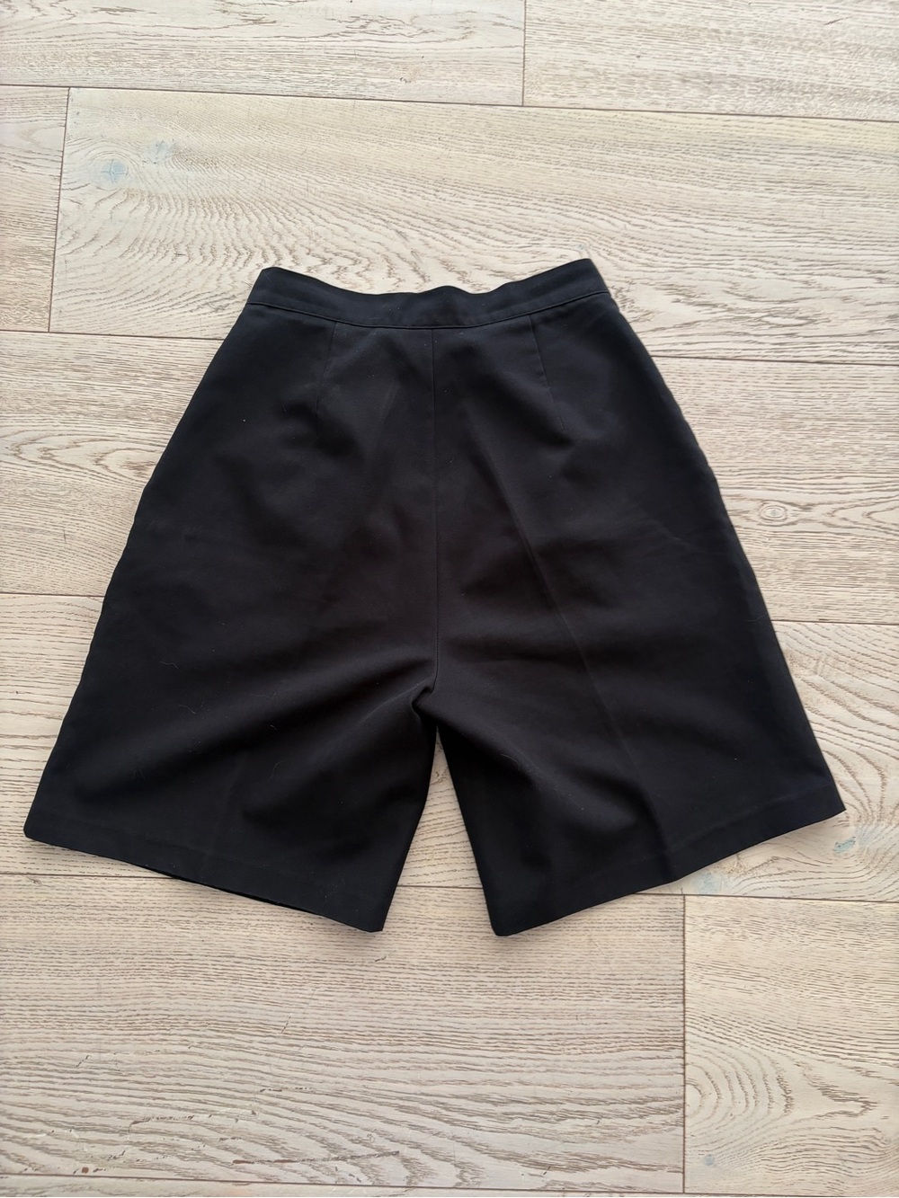 Pleated Bermuda shorts - Picture 4 of 4